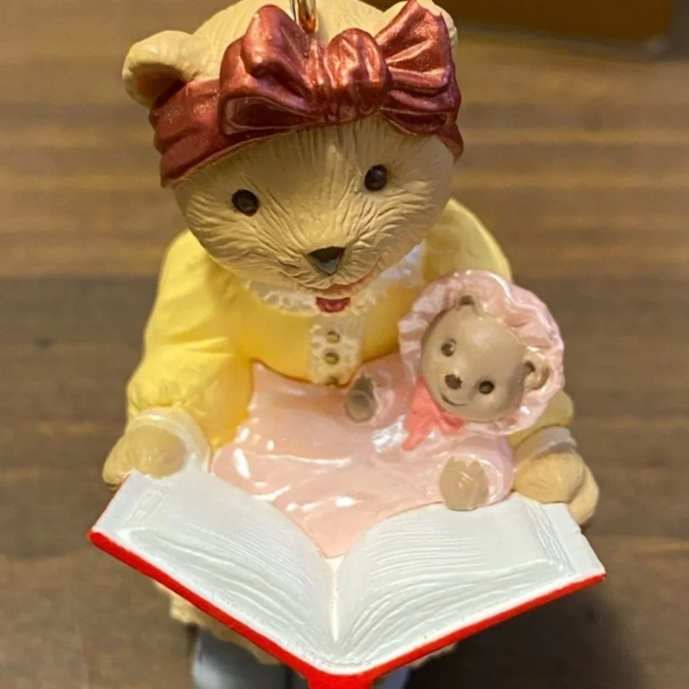 Vintage Hallmark‎ Handcrafted 1993 Ornament The Bearingers Bearnadette